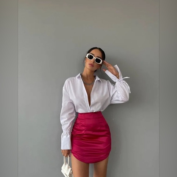 ✨ ZARA PINK SATIN EFFECT MINI SKIRT ✨ - Picture 3 of 16